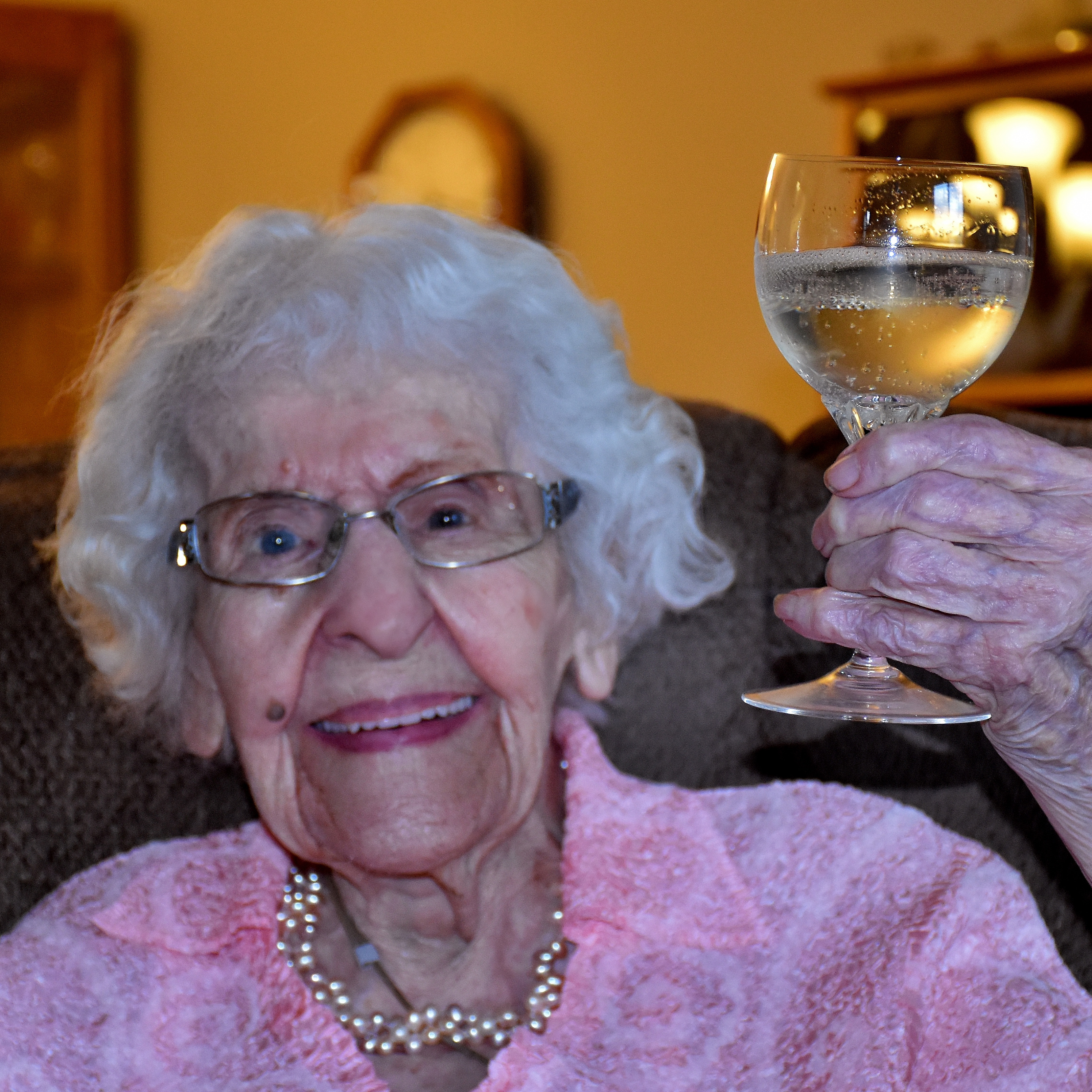 u.,, image size:3229x3229